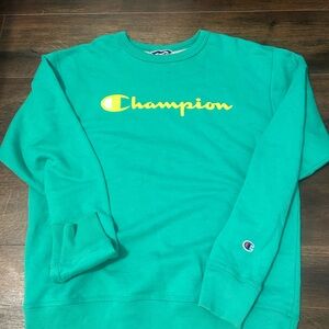 Men’s green champion sweatshirt